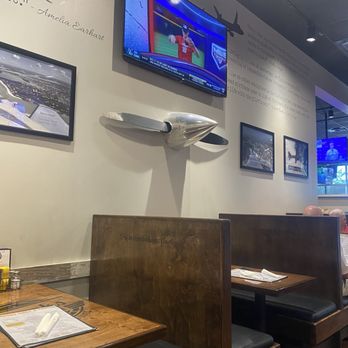 Brooks Grill and Tavern - Clean restaurant with a flight theme - Burgers Near Me - Naples, Florida Brooks Grill and Tavern - Clean restaurant with a flight theme - Burgers Near Me - Naples, Florida