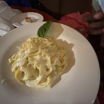 Pasta Lovers Trattoria - Fettuccine Alfredo - Italian Near Me - New York, New York