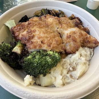 Dig Inn - Crispy Chicken Thigh Large Side Charred Broccoli with Lemon Side Homestyle Mashed Potatoes Side Chili Lime Brussels Side - New American Near Me - Bethesda, Maryland