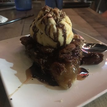 Bubba’s Bones & Brews - Pecan pie - Gastropubs Near Me - Cathedral City, California