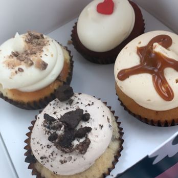 Georgetown Cupcake - Toffee Crunch Cheesecake, Red Velvet, Cookies & Creme and Salted Caramel - Cupcakes Near Me - Washington, DC, District of Columbia