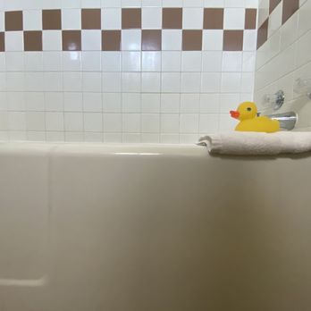 Sunset Motel - Bathroom - Hotels Near Me - Moriarty, New Mexico