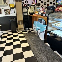 Jitterbug Cafe - Dining area
