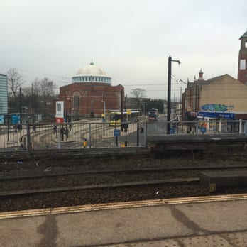 Rochdale Railway Station - Metrolink station Rochdale - Across the way - Train Stations Near Me - Rochdale, XGM