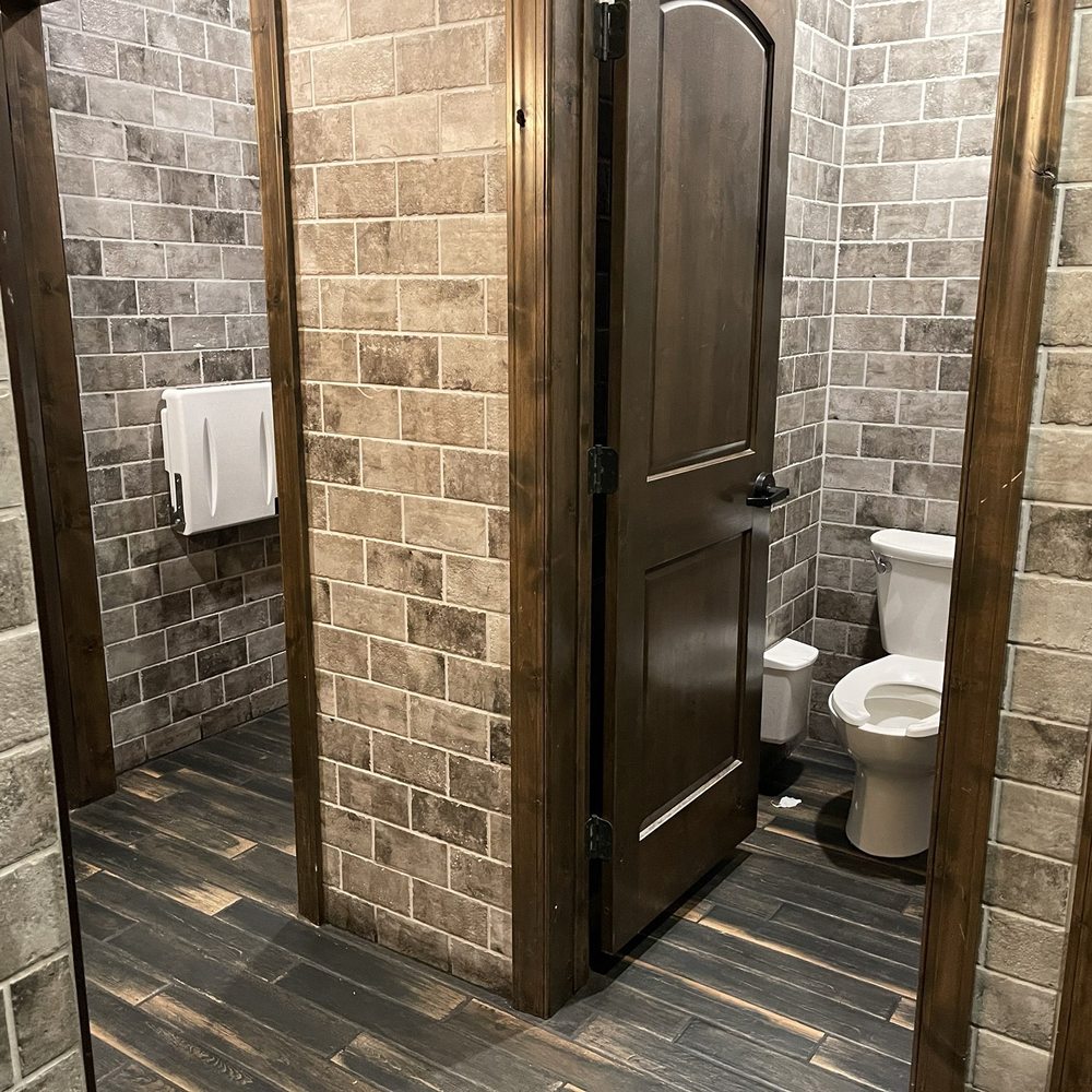 The Blarney Stone Pub - Sioux Falls - Women's restroom - Irish Near Me - Sioux Falls, South Dakota The Blarney Stone Pub - Sioux Falls - Women's restroom - Irish Near Me - Sioux Falls, South Dakota