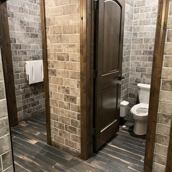 The Blarney Stone Pub - Sioux Falls - Women's restroom - Irish Near Me - Sioux Falls, South Dakota