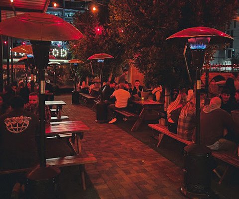 Luckys Indoor Outdoor by null