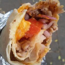Sel Kebap's - Dürüm mit Kalbfleisch, Zwiebeln, Tomaten und Currysoße. Kleinere Portion, teuer - aber verdammt gut!
