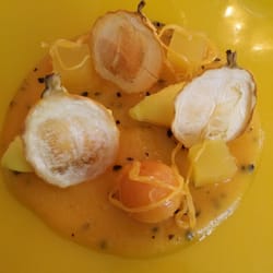 Restaurant Mariottat - Dessert en monochrome jaune