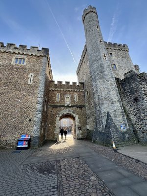 Cardiff Castle by null