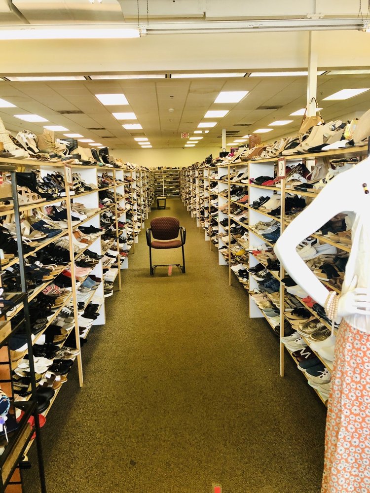MARTI & LIZ SHOES Updated September 2024 13 Photos & 13 Reviews 8079 Kingston Pike