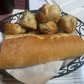 Angeloni's Restaurant & Pizzeria - complimentary garlic knots & bread - Italian Near Me - Caldwell, New Jersey