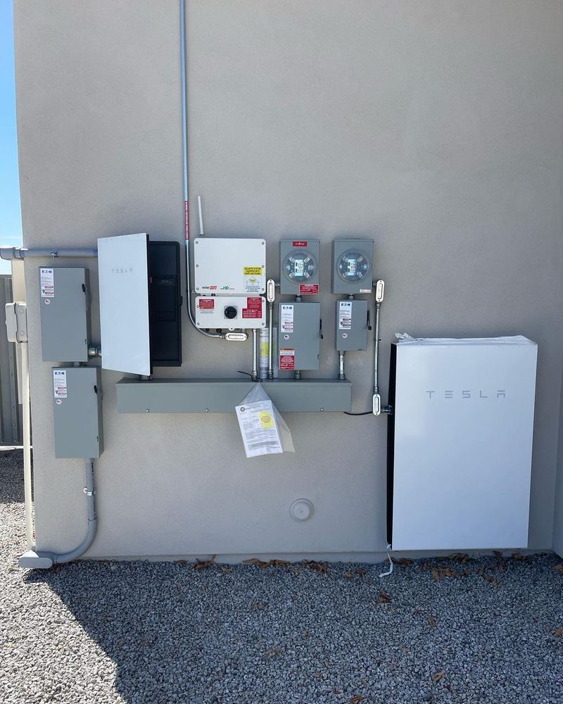 Slide of Silver Lake Emergency Electrician