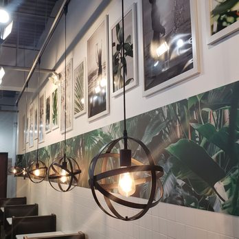 Aloha Poke - Empty chairs - Hawaiian Near Me - Boca Raton, Florida