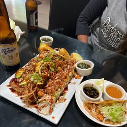 Mariscos Y Sushi Los Tomateros - The works!