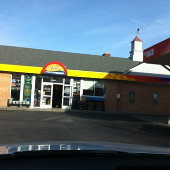 Sunoco A Plus - the front of a gas station - Gas Stations Near Me - Staten Island, New York