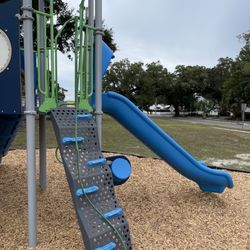 Savarro Park - Playground