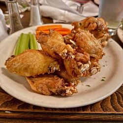 Two Fools Tavern - Wings
