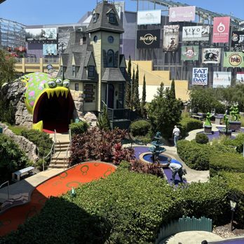 Universal CityWalk - Hollywood Drive-In Mini Golf Coarse - Restaurants Near Me - Orlando, Florida Universal CityWalk - Hollywood Drive-In Mini Golf Coarse - Restaurants Near Me - Orlando, Florida