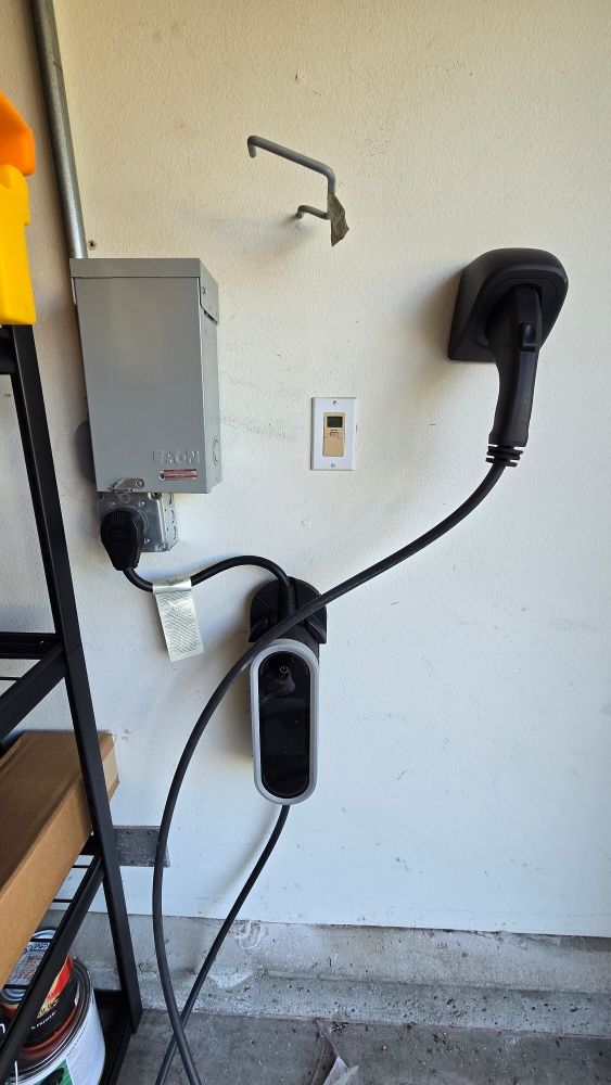 Slide of Alex Electrician service