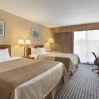 Ramada Inn-Belleville - Guest room - Hotels Near Me - Belleville, Ontario Ramada Inn-Belleville - Guest room - Hotels Near Me - Belleville, Ontario