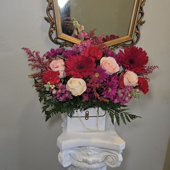 Lesly Flowers - Florists Near Me - Gurnee, Illinois Lesly Flowers - Florists Near Me - Gurnee, Illinois