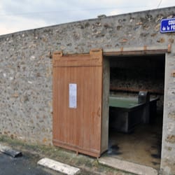 Lavoir de la cour de la ferme
