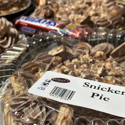 Wassi's Meat Market - Snicker's Pie - #janspiesarethebest