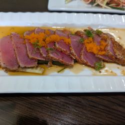 AKI Asian Restaurant - Tuna Tataki