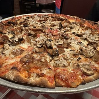 Kinchley's Tavern - Mushroom , Onion And Sausage Pizza - Pizza Near Me - Ramsey, New Jersey Kinchley's Tavern - Mushroom , Onion And Sausage Pizza - Pizza Near Me - Ramsey, New Jersey