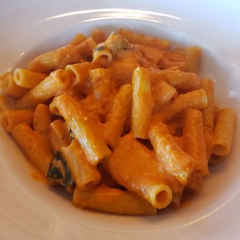 Rosebud Naperville - Rigatoni w/vodka sauce - Italian Near Me - Naperville, Illinois