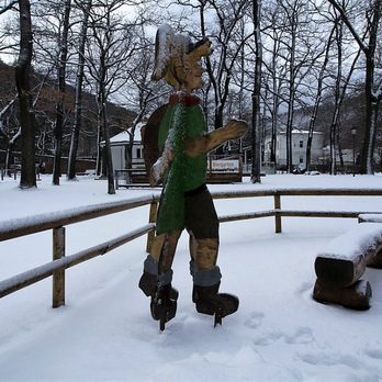 Kurpark - Kunst im Schnee - Parks Near Me - Bad Harzburg, NI