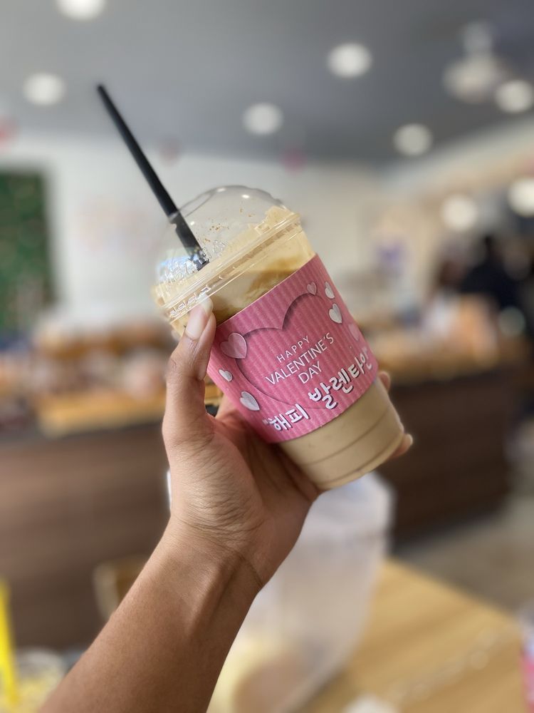 Ari Bakery Cafe Image