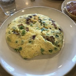 Bacon and Cheese Omelette with Green Peppers Bacon and Cheese Omelette with Green Peppers
