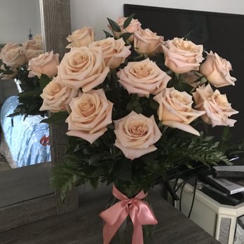 Lou's Florist - Tenth day. Every bit as beautiful if not more so as the ones my sister used to send. Thank you again for such a beautiful arrangement! - Florists Near Me - South Pasadena, Florida Lou's Florist - Tenth day. Every bit as beautiful if not more so as the ones my sister used to send. Thank you again for such a beautiful arrangement! - Florists Near Me - South Pasadena, Florida