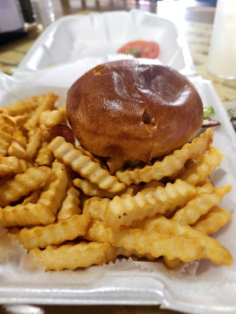 THOMMY MAC’S Updated October 2024 16 Photos 6322 M W Rickenbaker