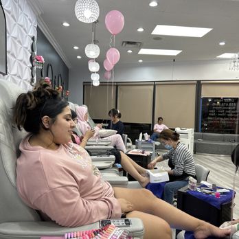 Divas Nails - Breast cancer event thank you so much for everything the best nail ever - Nail Salons Near Me - Northridge, California Divas Nails - Breast cancer event thank you so much for everything the best nail ever - Nail Salons Near Me - Northridge, California