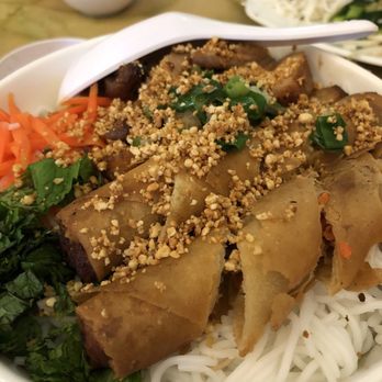 Saigon's Restaurant - Cold noodles, egg rolls, grilled chicken bowl - Vietnamese Near Me - Honolulu, Hawaii
