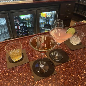 110 Grill - Knob Creek Manhattan and Grey Goose Cosmopolitan - New American Near Me - Manchester, New Hampshire