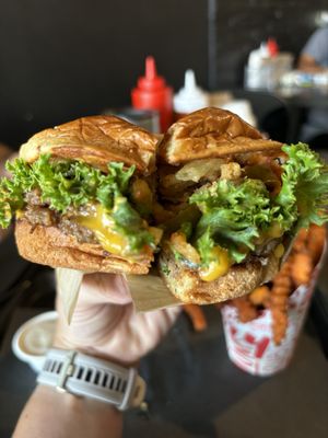 UNiQ Burger by null