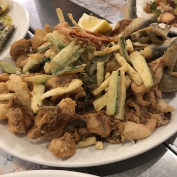 El Pescaito de Carmela - Seafood Near Me - Granada, GR El Pescaito de Carmela - Seafood Near Me - Granada, GR