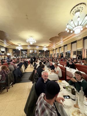 Brasserie Georges by null