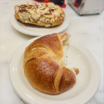 Croissant-Brioche - Bakeries Near Me - Houston, Texas