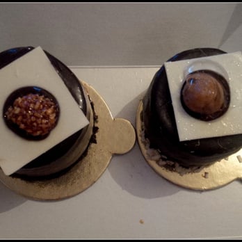 Mado - Soldan sağa, fıstıklı ve kestaneli pasta :) ( adet 8.5 TL ) - Desserts Near Me - Istanbul, 34 Mado - Soldan sağa, fıstıklı ve kestaneli pasta :) ( adet 8.5 TL ) - Desserts Near Me - Istanbul, 34