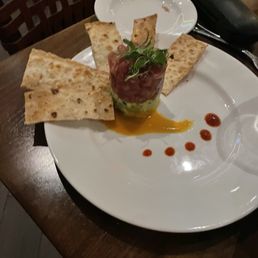 Tuna Tartare with Avocado, Mango and Sriracha Tuna Tartare with Avocado, Mango and Sriracha