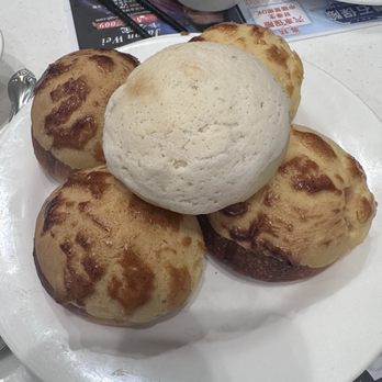 New Fusion - complimentary pineapple buns - Asian Fusion Near Me - Arcadia, California New Fusion - complimentary pineapple buns - Asian Fusion Near Me - Arcadia, California