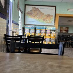Las Pupusas Restaurant - Entrance