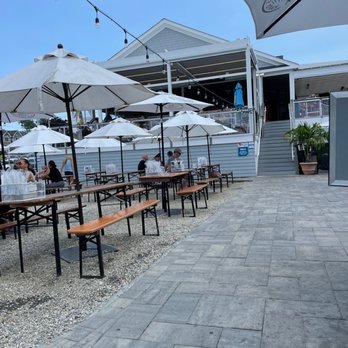 Dockside Brewery - Biergarten - Breweries Near Me - Milford, Connecticut