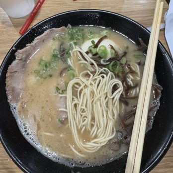 Hakata Ikkousha Ramen - Tonkotsu Regular Ramen - Ramen Near Me - Costa Mesa, California Hakata Ikkousha Ramen - Tonkotsu Regular Ramen - Ramen Near Me - Costa Mesa, California
