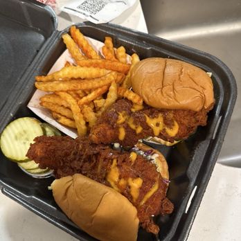 Dave's Hot Chicken - Chicken Shop Near Me - Boca Raton, Florida Dave's Hot Chicken - Chicken Shop Near Me - Boca Raton, Florida